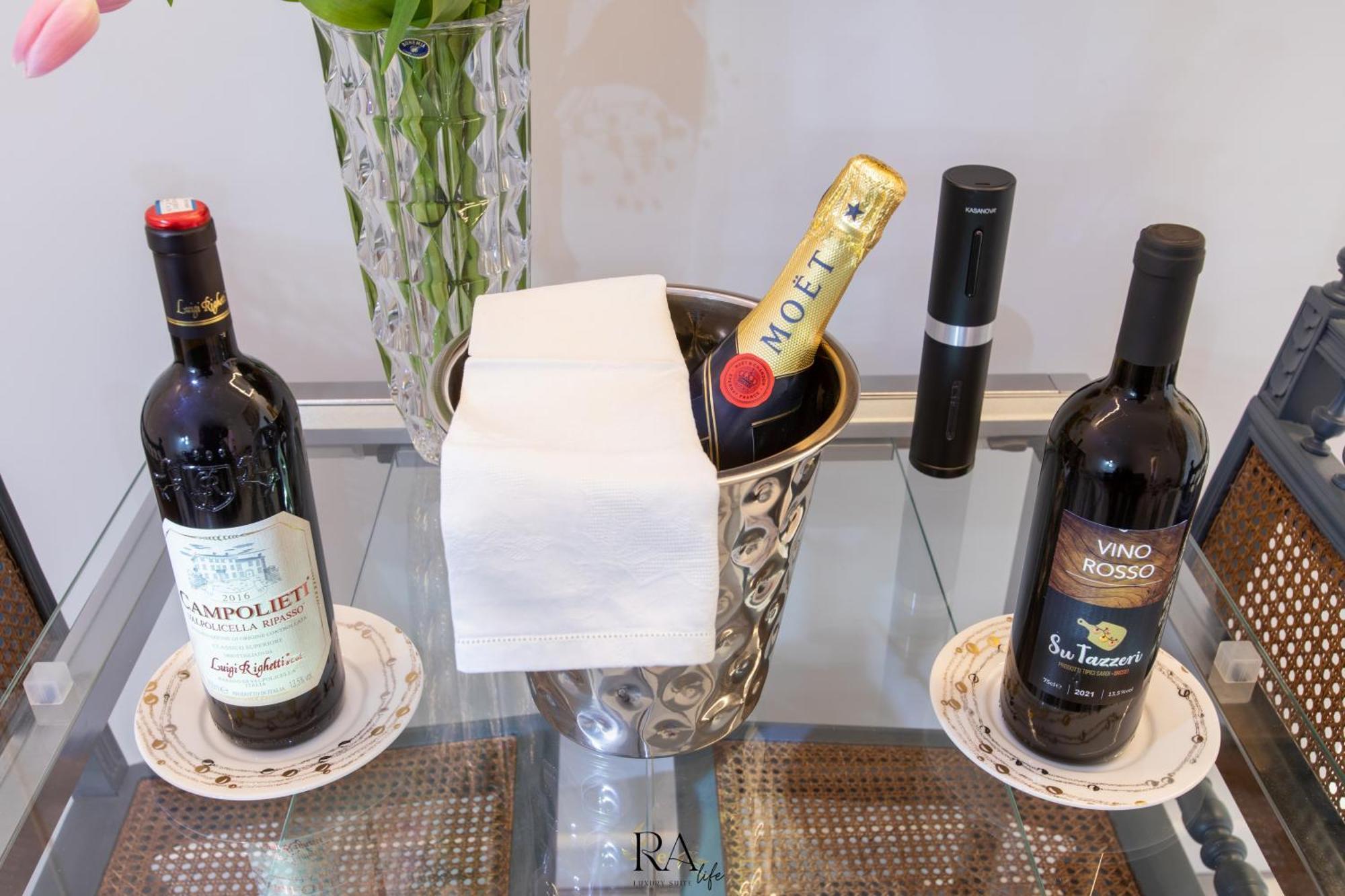 Rea Life Luxury Suite Cava De' Tirreni Exterior photo